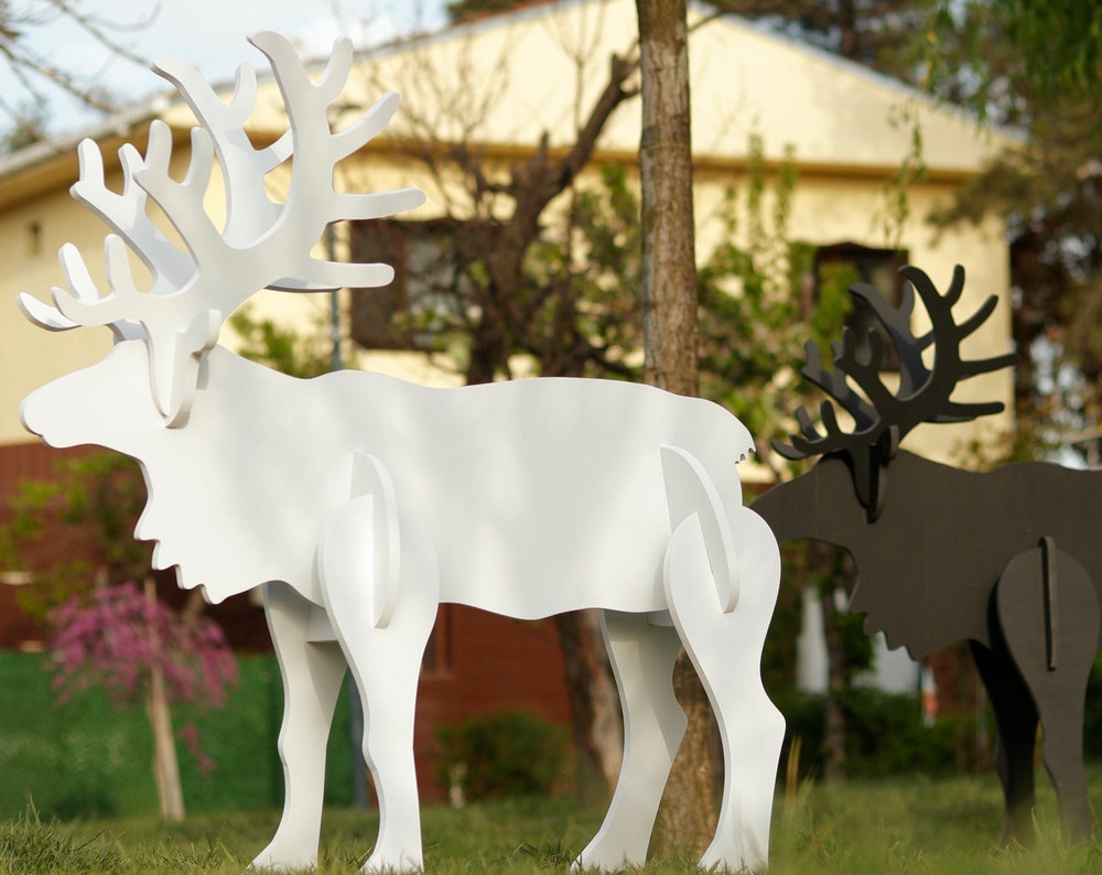 Black Moose & White Moose Garden Decoration