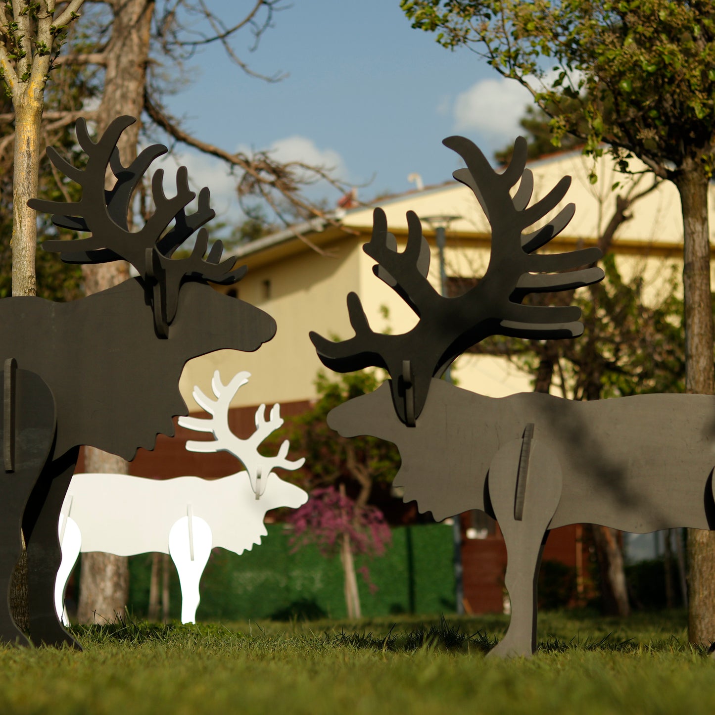 Large All Weather PVC Yard Display, Black Moose & White Moose Garden Decoration, Unique Standing Outdoor Decors, Giant Yard Art, Bekerart