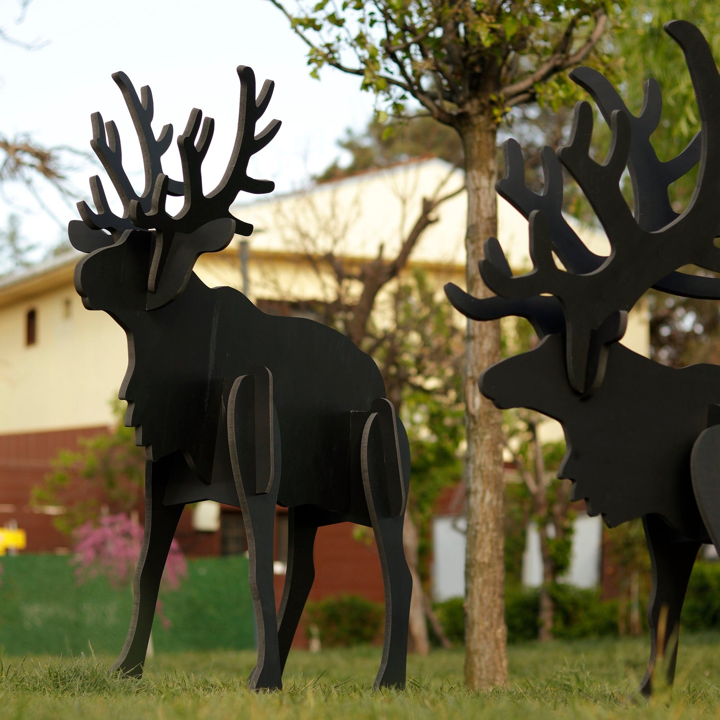 Moose Yard Display, PVC Foam Statue For All Weather Conditions, Sturdy Garden Decoration, Standing Rustproof Patio Decors, Giant Yard Art