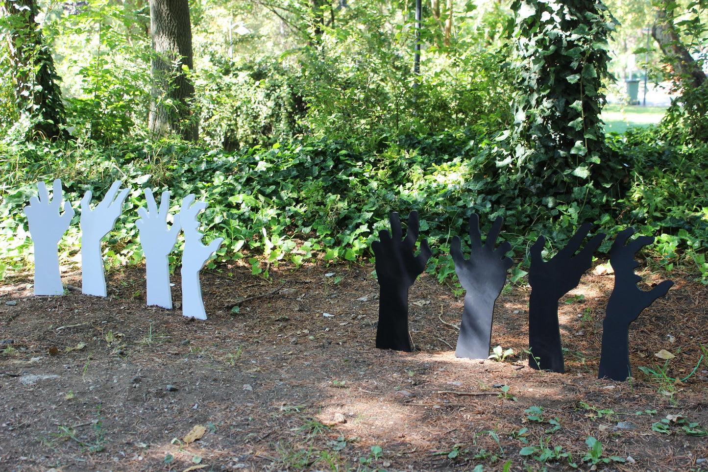 PVC All-Weather 4 PCS Zombie Hands Halloween Yard Display, Garden Decoration, Halloween Decors, Scary Yard Art, Unique Outdoor Decors