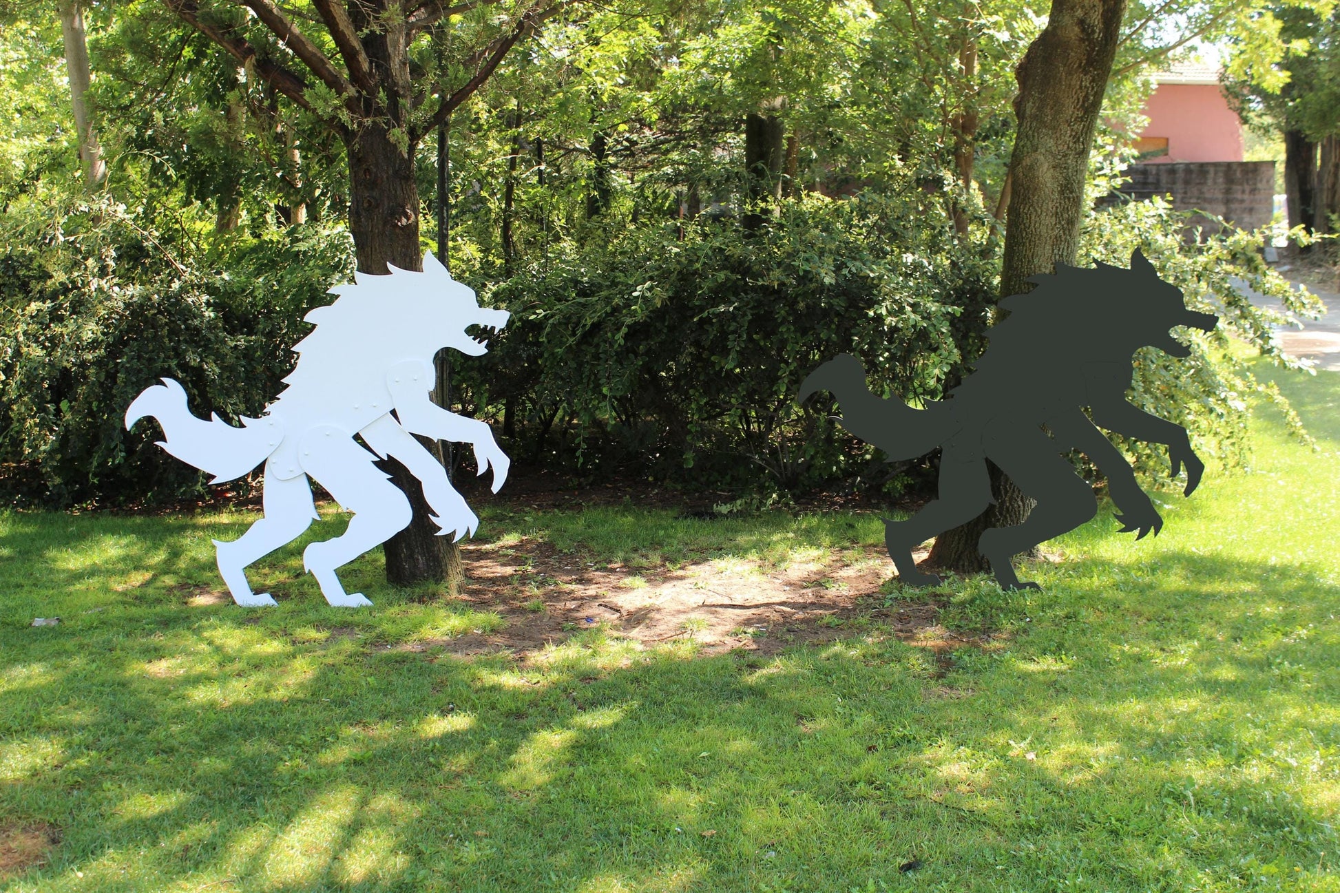 Giant 5.5 Ft White Werewolf Halloween Yard Display, PVC Wolfman Lawn Sculpture, Outdoor Spooky Garden Decor, Scary Holiday Prop