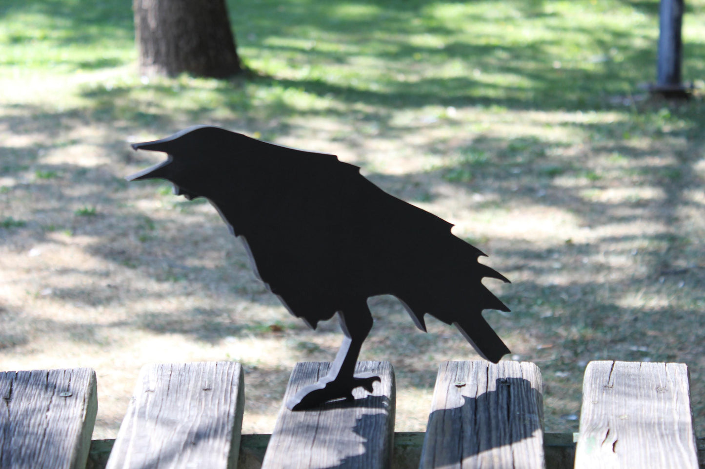 Realistic Raven Halloween Yard Display, 6 PCS PVC Crow Garden Decor, Spooky Outdoor Sculpture, Gothic Bird Art, Scary Yard Prop