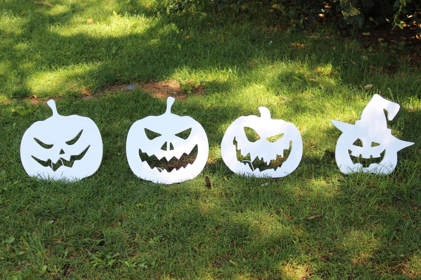 Halloween Yard Decor, Set of 4 Spooky Pumpkin Cutouts for Lawn or Garden, Outdoor PVC Jack-o’-Lantern Silhouettes, Scary Fall Display