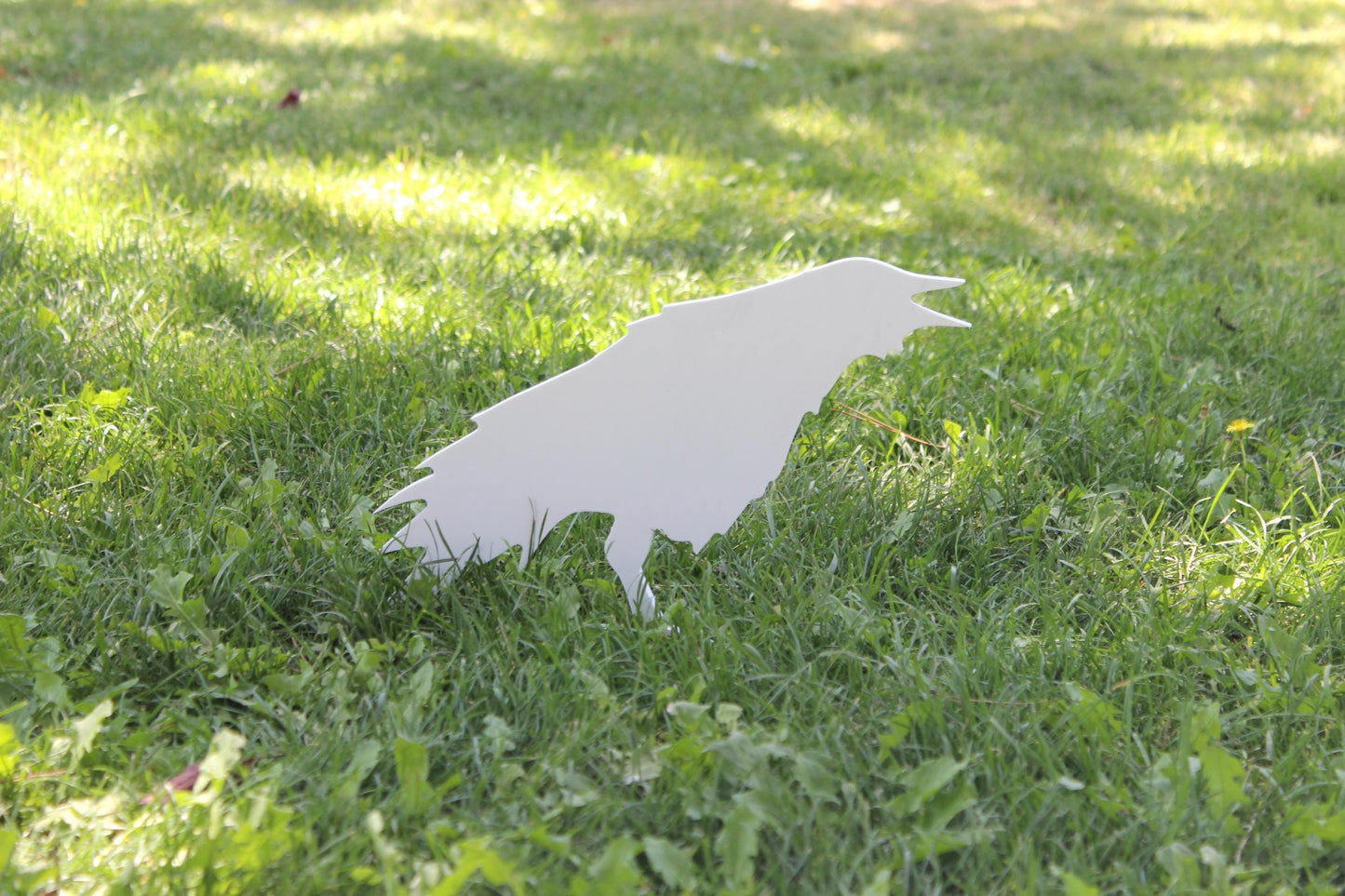 6 PCS Raven Halloween Yard Decor, Spooky PVC Crow Outdoor Display, Scary Gothic Bird Art for Lawn, Yard or Garden