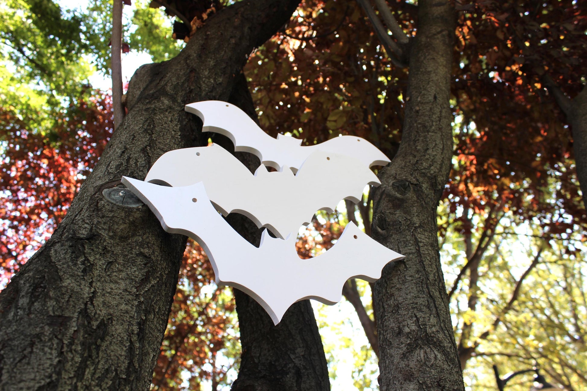 Set of 6 Hanging Halloween Bats, 15” PVC Yard Decor, White or Black Bat Decorations, Scary Tree Hanging Props, Outdoor Haunted Decor