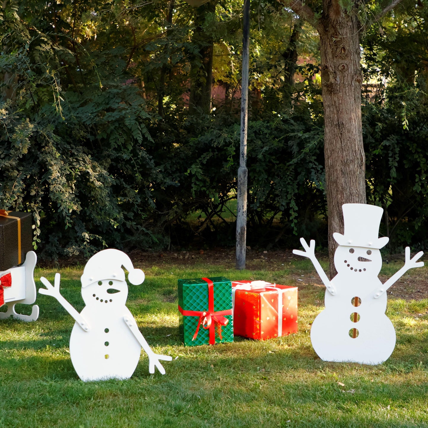 All-Weather Snowman Yard Display, Outdoor Christmas Garden Decoration, Durable Snowman Yard Art, Festive Holiday Lawn Decor