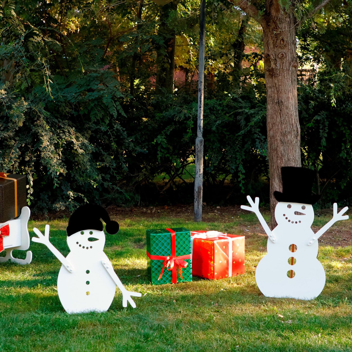 All-Weather Snowman Yard Display, Outdoor Christmas Garden Decoration, Durable Snowman Yard Art, Festive Holiday Lawn Decor