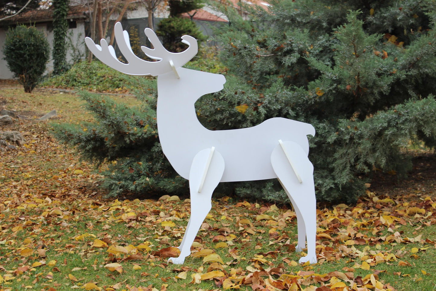 Modern Reindeer Yard Art, All-Weather PVC Lawn Sculpture, Outdoor Garden Decor, Elegant Deer Display, Minimalist Yard Decoration