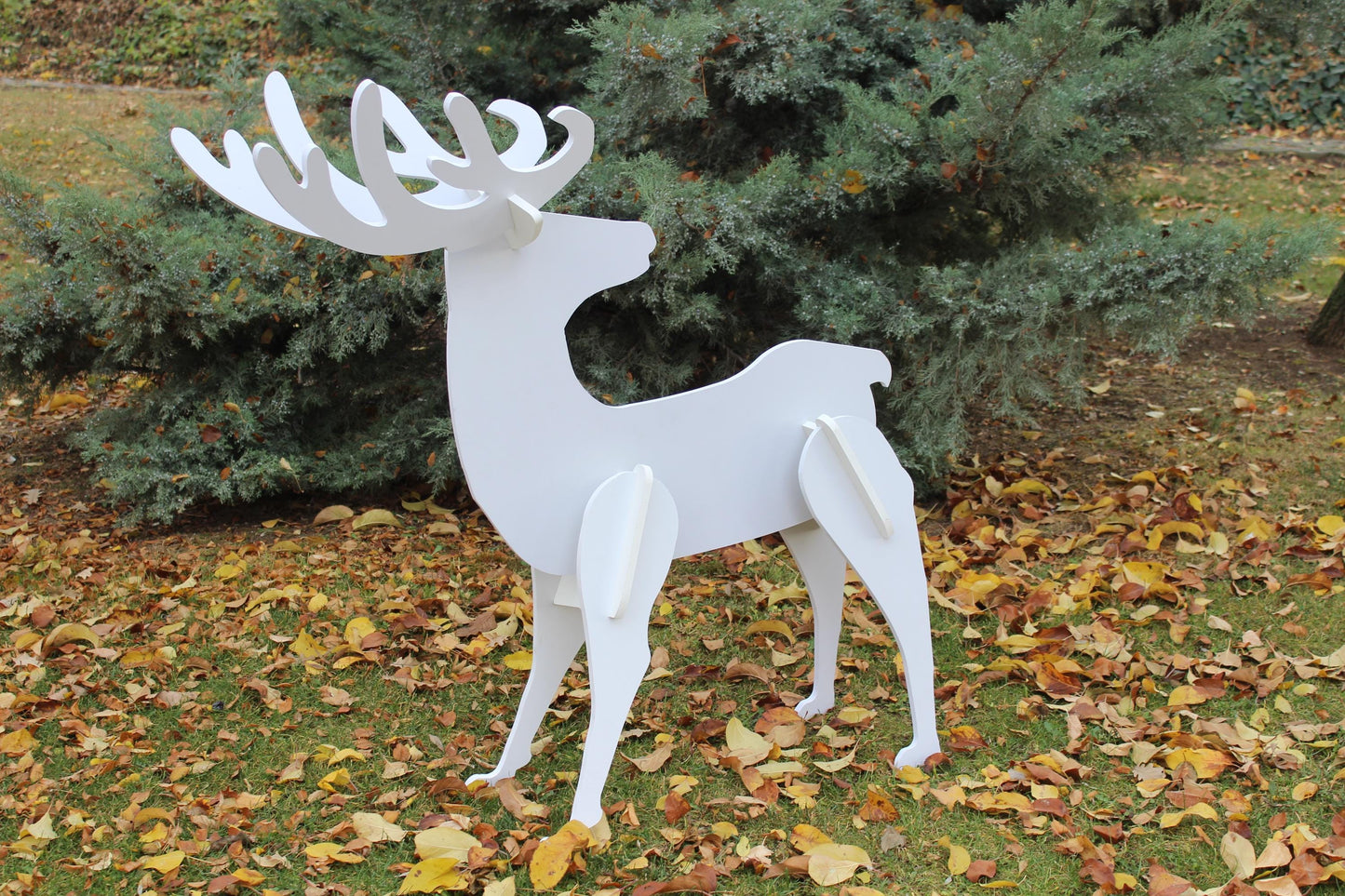 Modern Reindeer Yard Art, All-Weather PVC Lawn Sculpture, Outdoor Garden Decor, Elegant Deer Display, Minimalist Yard Decoration
