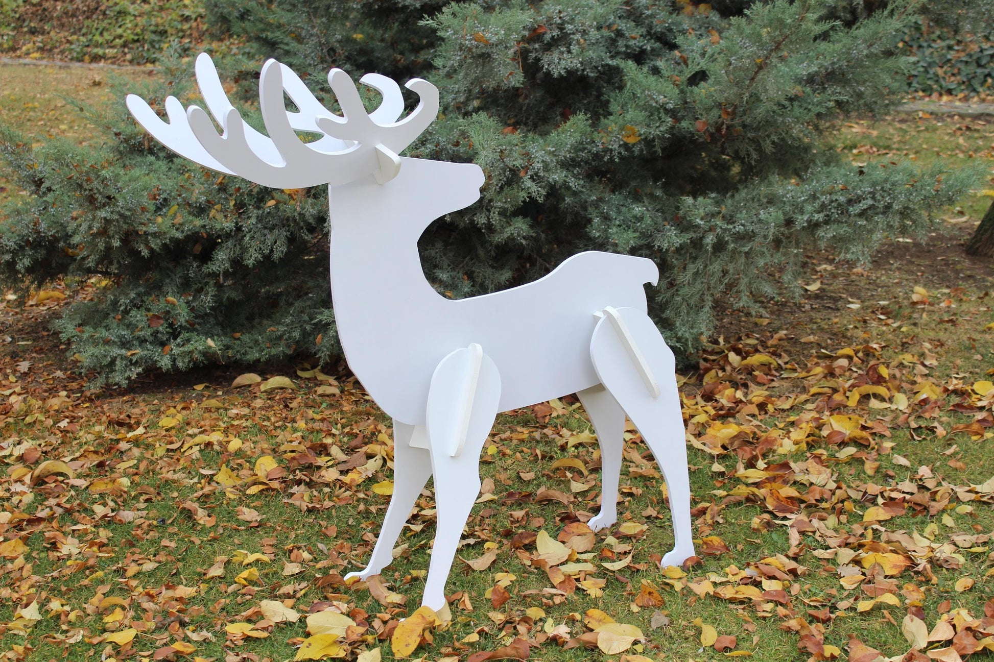 Modern Reindeer Yard Art, All-Weather PVC Lawn Sculpture, Outdoor Garden Decor, Elegant Deer Display, Minimalist Yard Decoration