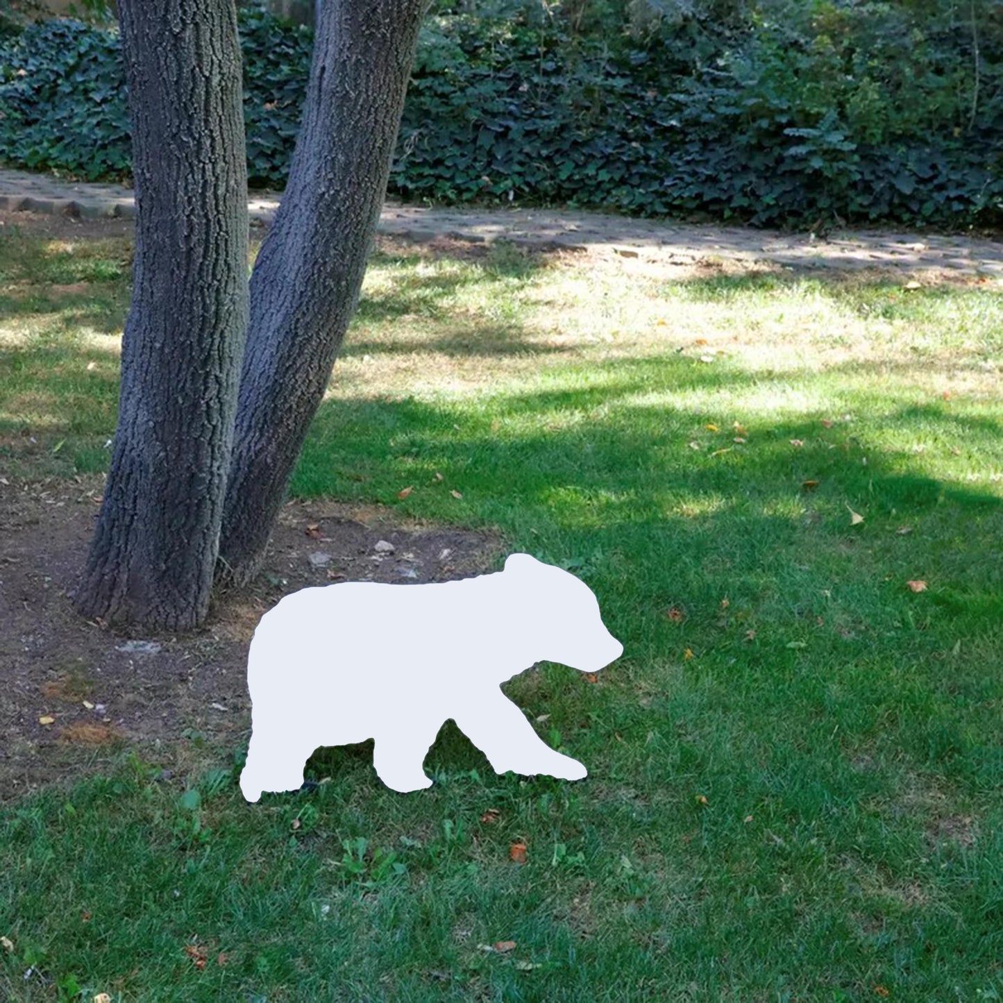 White Bear Yard Display, All-Weather Garden Decoration, Bear Family Yard Decor, Weather Proof Yard Art, Outdoor Sculptures