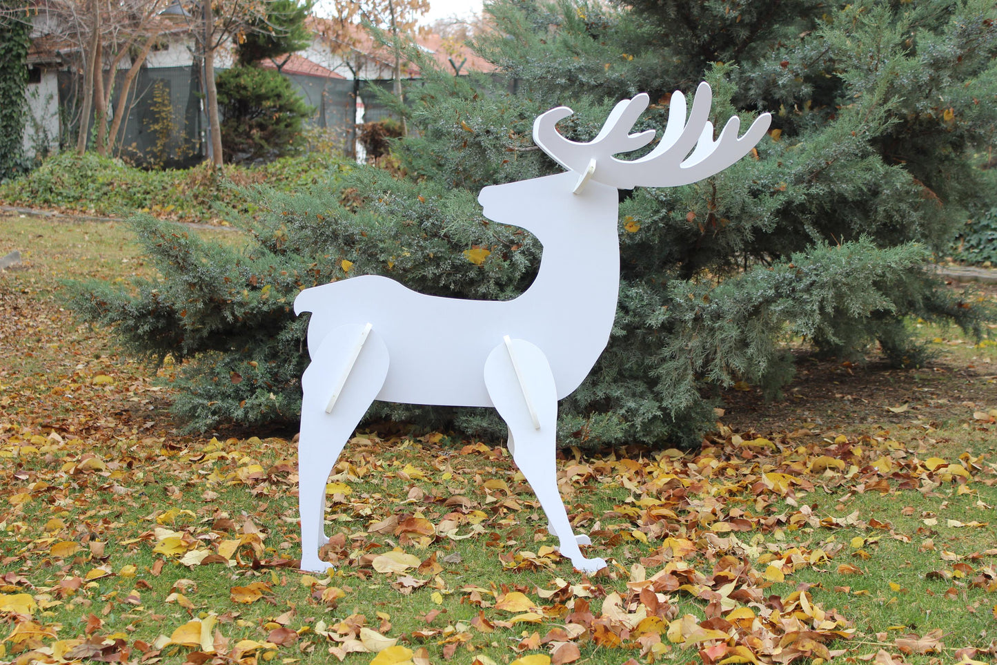 Modern Reindeer Yard Art, All-Weather PVC Lawn Sculpture, Outdoor Garden Decor, Elegant Deer Display, Minimalist Yard Decoration